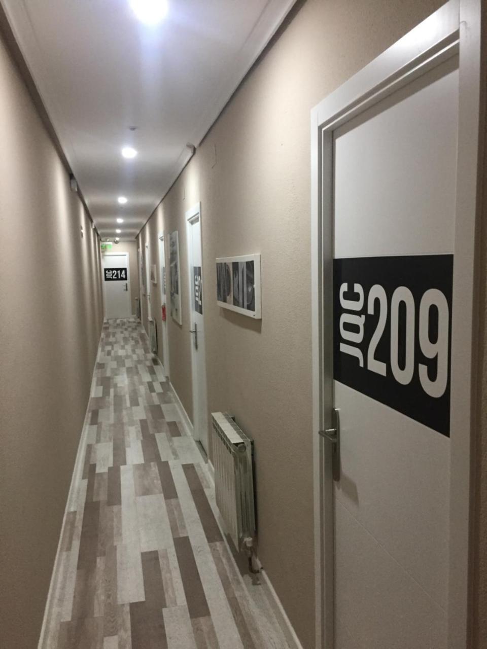 Jqc Rooms Madrid Exterior photo